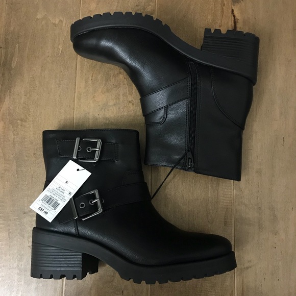 Universal Thread Shoes - NWT universal thread buckle boot